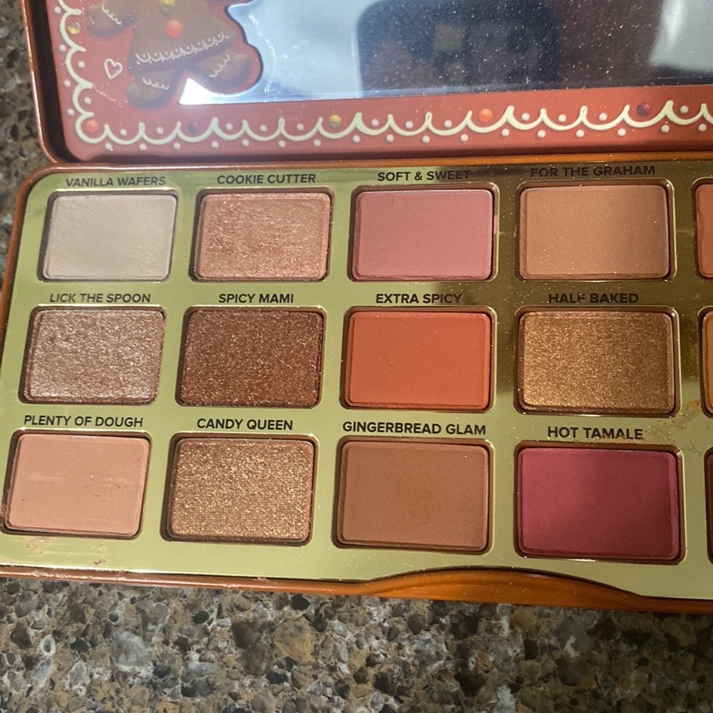 Too faced extra spicy gingerbread palette - Picture 3 of 4
